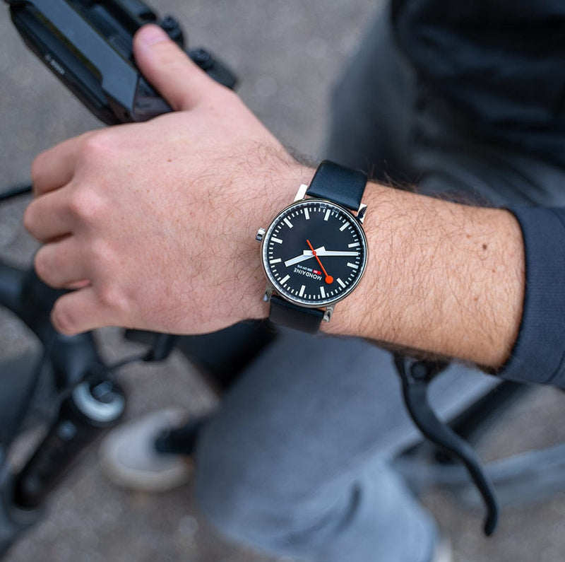 Mondaine evo2 Watch | Quartz movement