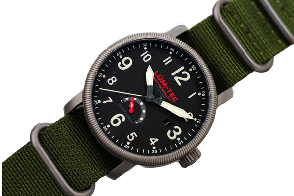 LUM-TEC Super Combat B2 Power Reserve Watch | 44mm