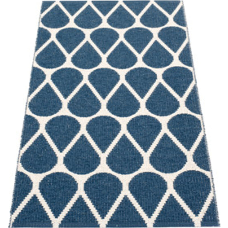 Pappelina Otis Woven Plastic Washable Rug With Double Folded Hemmed Edge