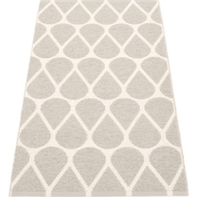 Pappelina Otis Woven Plastic Washable Rug With Double Folded Hemmed Edge