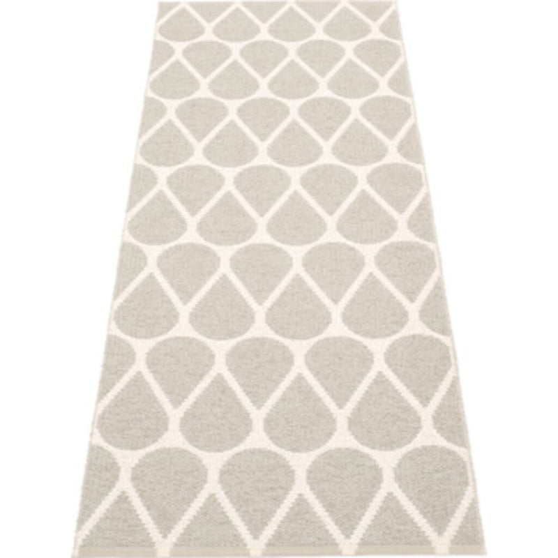 Pappelina Otis Woven Plastic Washable Rug With Double Folded Hemmed Edge